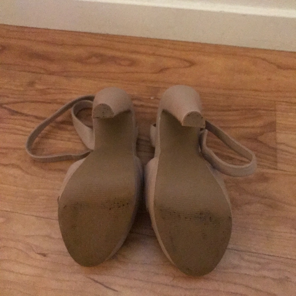 Steve Madden Nude Heels size 5